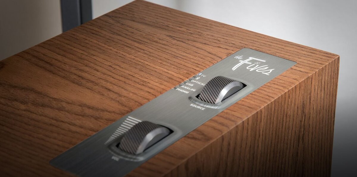 Главные элементы управления Klipsch The Fives