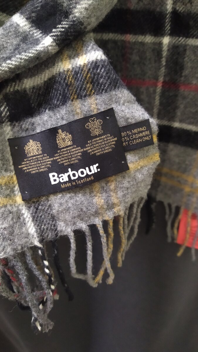 Шарф Barbour. Состав 90% шерсть, 10% кашемир.