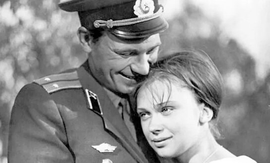 кадр из кинофильма "Ключи от неба"