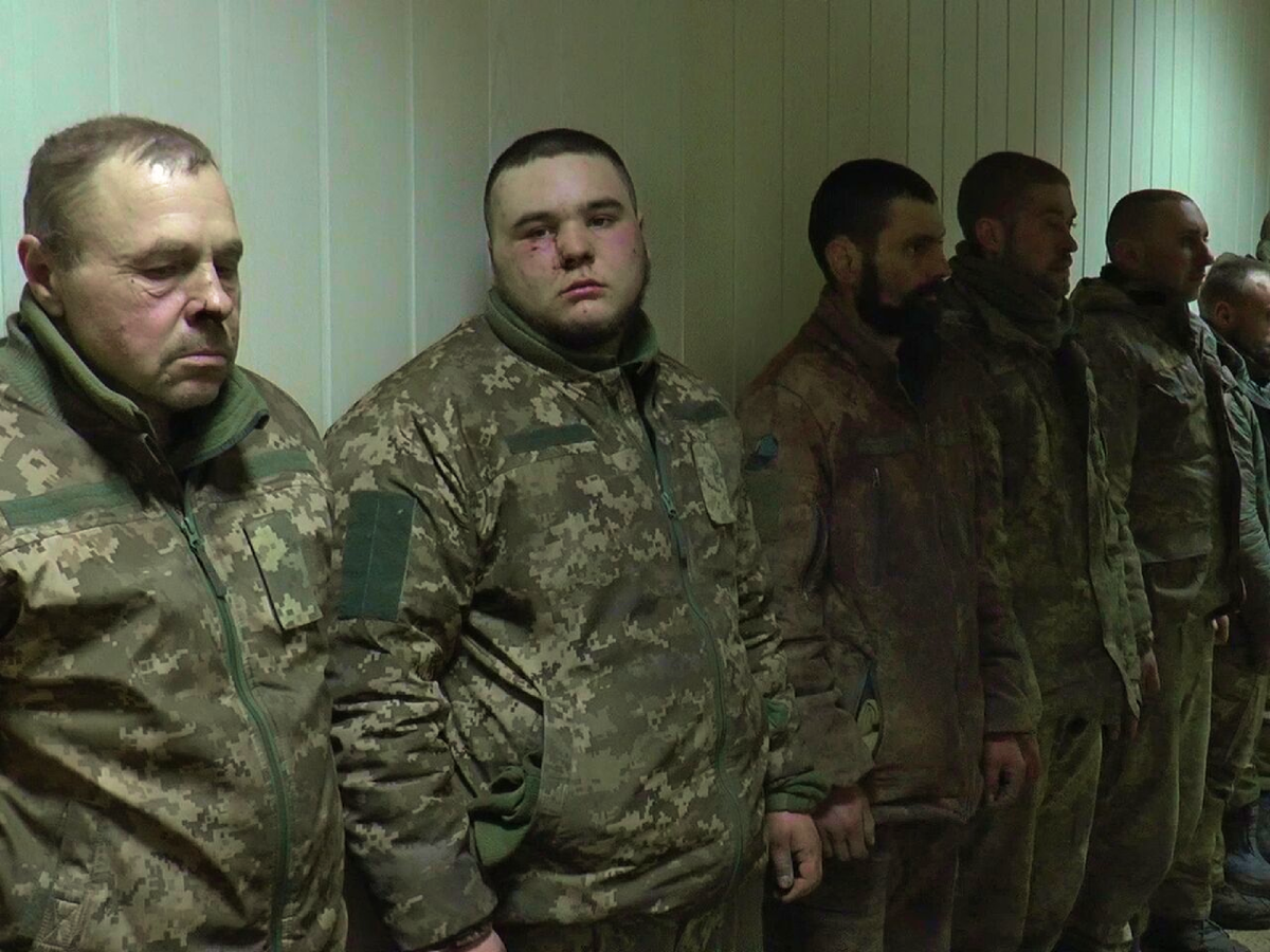 Военные пленные украины список. Поенные российские военные. Пленные украинские военные. Украинские военные в плену.
