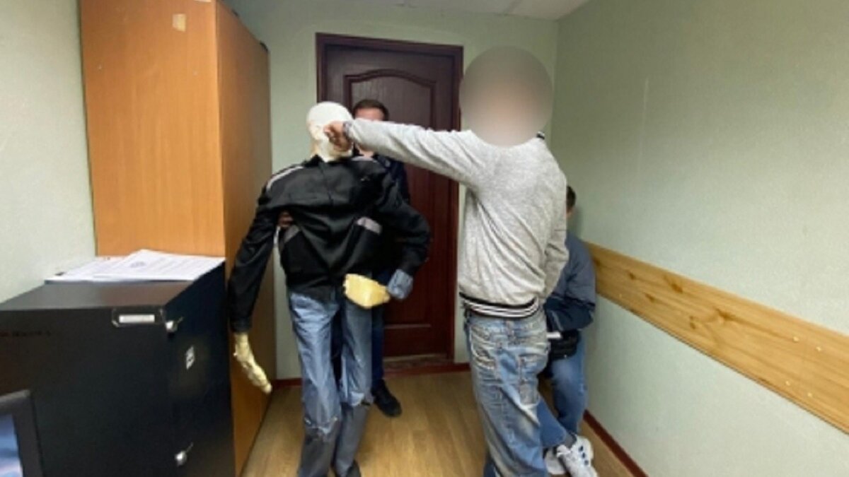 Один на двоих: в Ижевске мужчину обвинили в том, что он покалечил приятелей