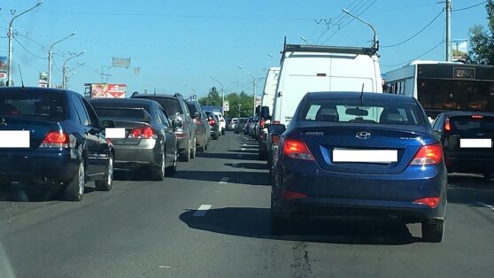    В пробке на подъездах к Крымскому мосту стоят более 1100 автомобилей Алина Городниченко