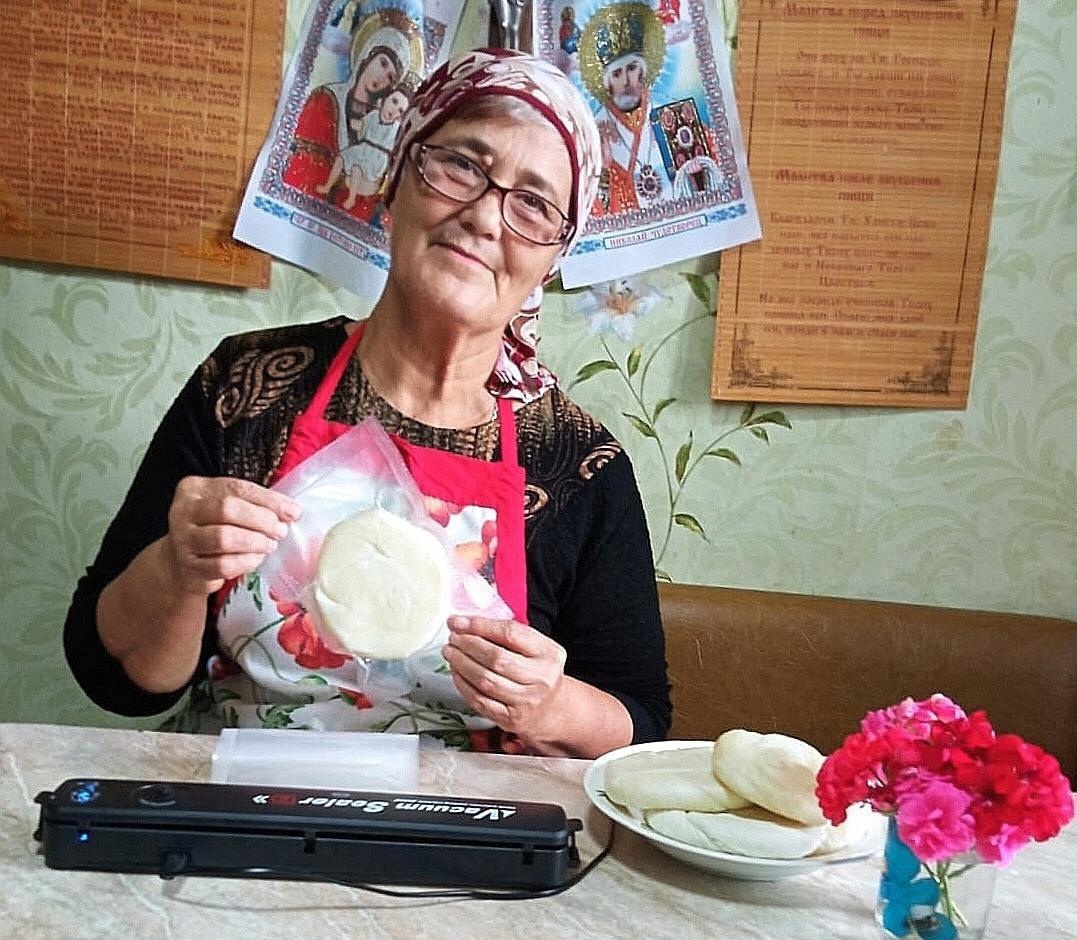    Волонтеры Беляевского района изготовили более 170 баночек с завтраком для бойцов СВО Кристина Просвиркина