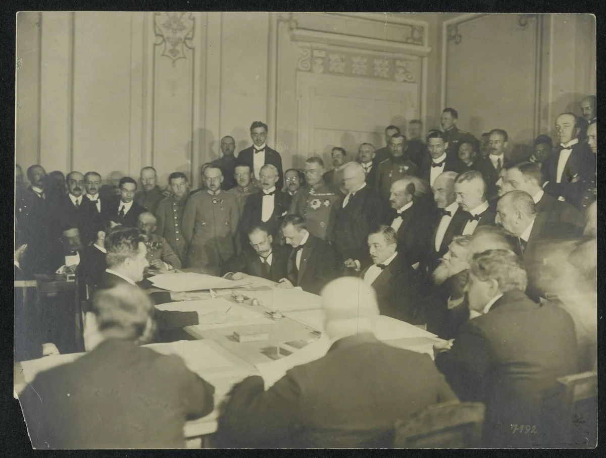 Подписание мира в Брест-Литовске. 1918 год