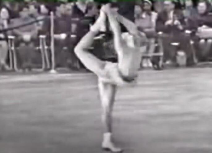 Вращение, которое значительно позже получит название "бильман", в исполнении Тамары Москвиной. 1965 год. Чемпионат Европы.