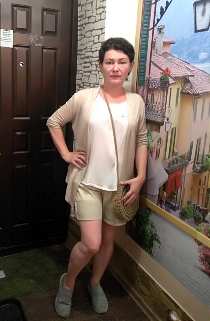 Повседневная одежда в жаркую погоду. Шорты из тонкого поплина, топ из него же и тончайший кардиган из ХБ трикотажа. Цвет спокойный, мой любимый! Как вам?