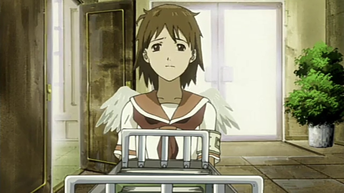 Ракка думает, как ей подняться по лестнице с тележкой книг. 