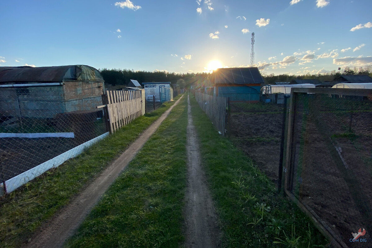 Дачные участки на территории городка. 