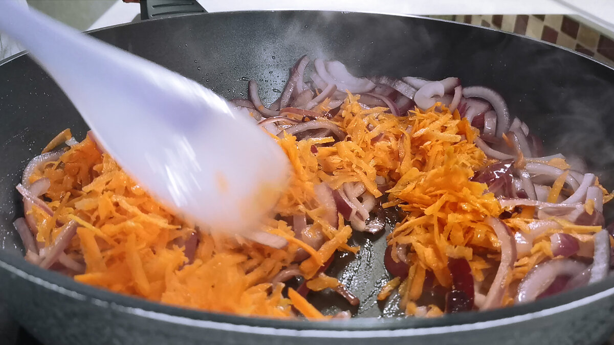 Как приготовить из минтая без предварительной обжарки вкусное рыбное блюдо в густом соусе (делюсь рецептом)