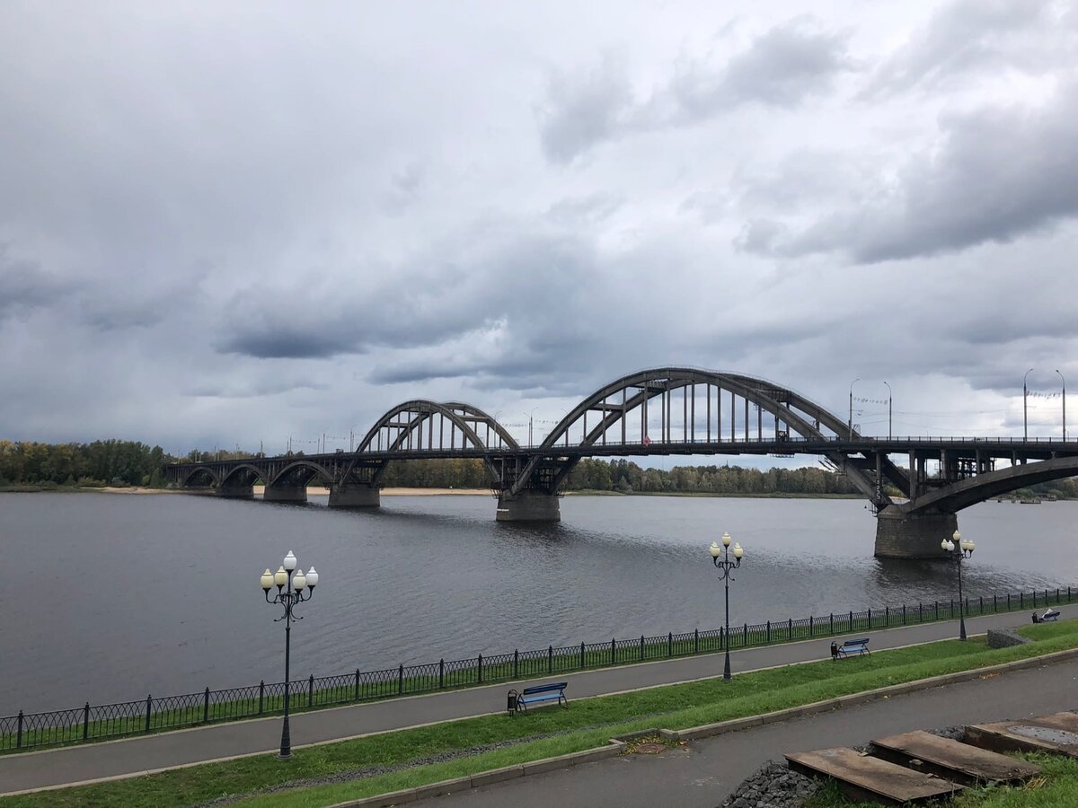 Набережная Рыбинска и мост через Волгу, фото автора
