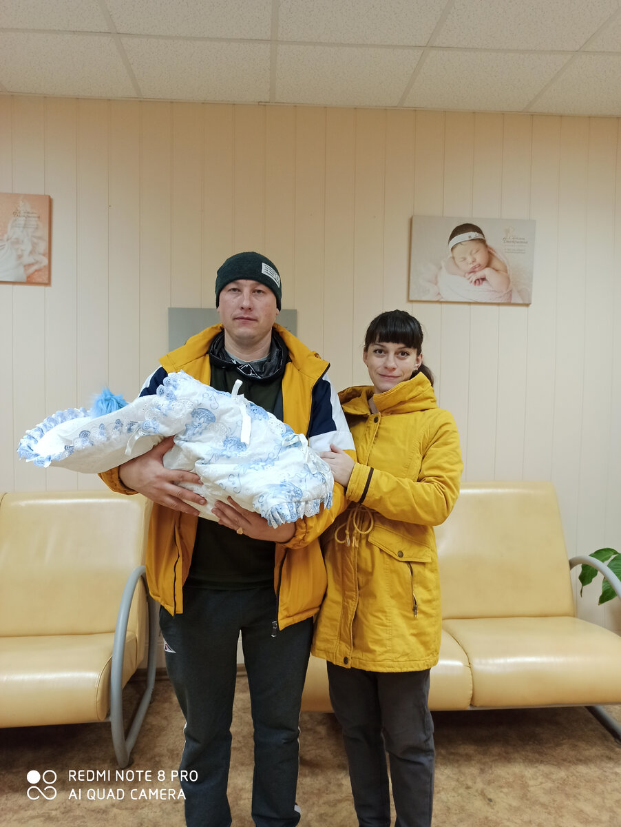 Вот такой вид был при выписке у мужа))) Невыспавшийся и замученный) 