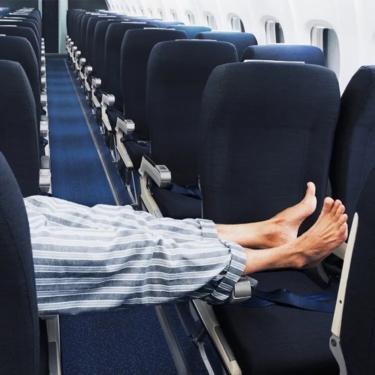 Как Заснуть в Самолете [15 Научно Обоснованных Советов]  ICHAKU [айчаку]