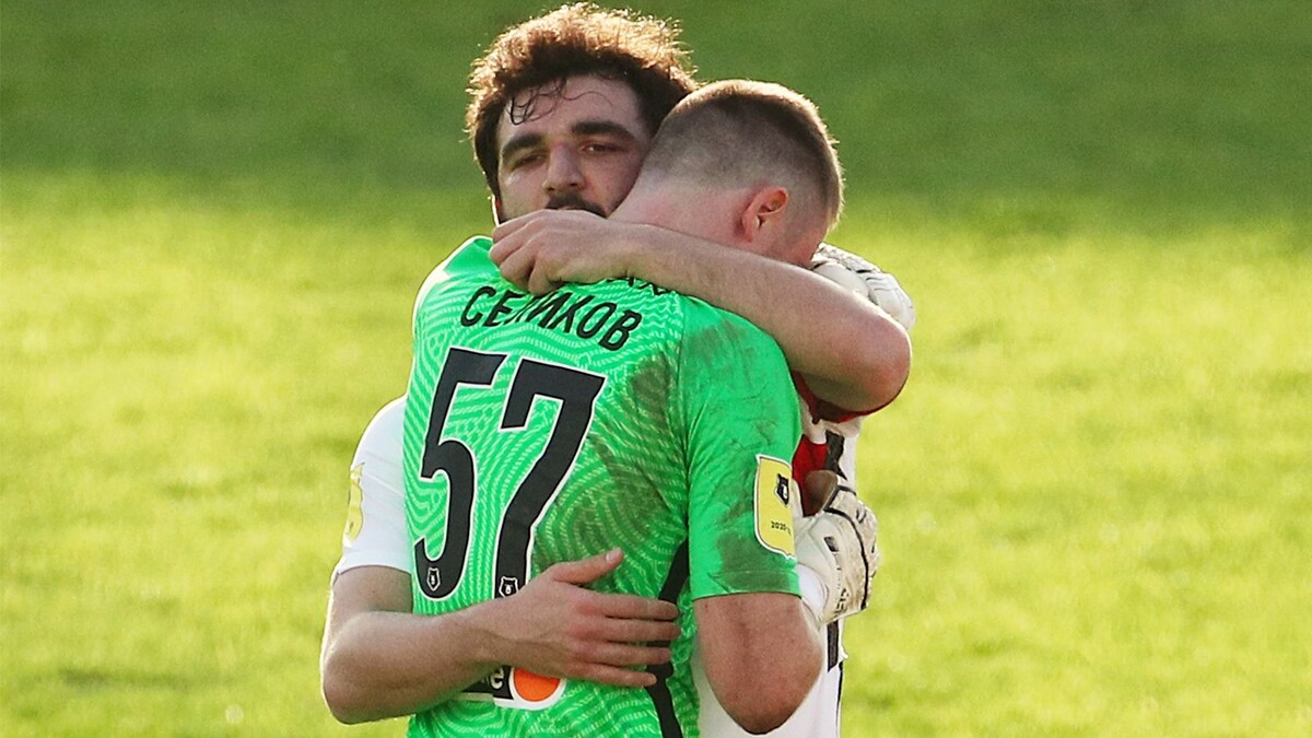 Джикия сказал Селихову, что он отобьёт пенальти. Источник фото: sport24.ru