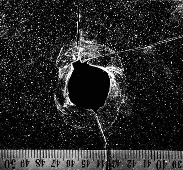 Многие окна пострадали от неизвестного теплового воздействия.
Источник: https://sun9-72.userapi.com/impf/c841636/v841636205/2ccde/z4gxnKIsf2U.jpg?size=604x554&quality=96&sign=adfc858e0e6d7aa3be9c6f49f48ea323&type=album
