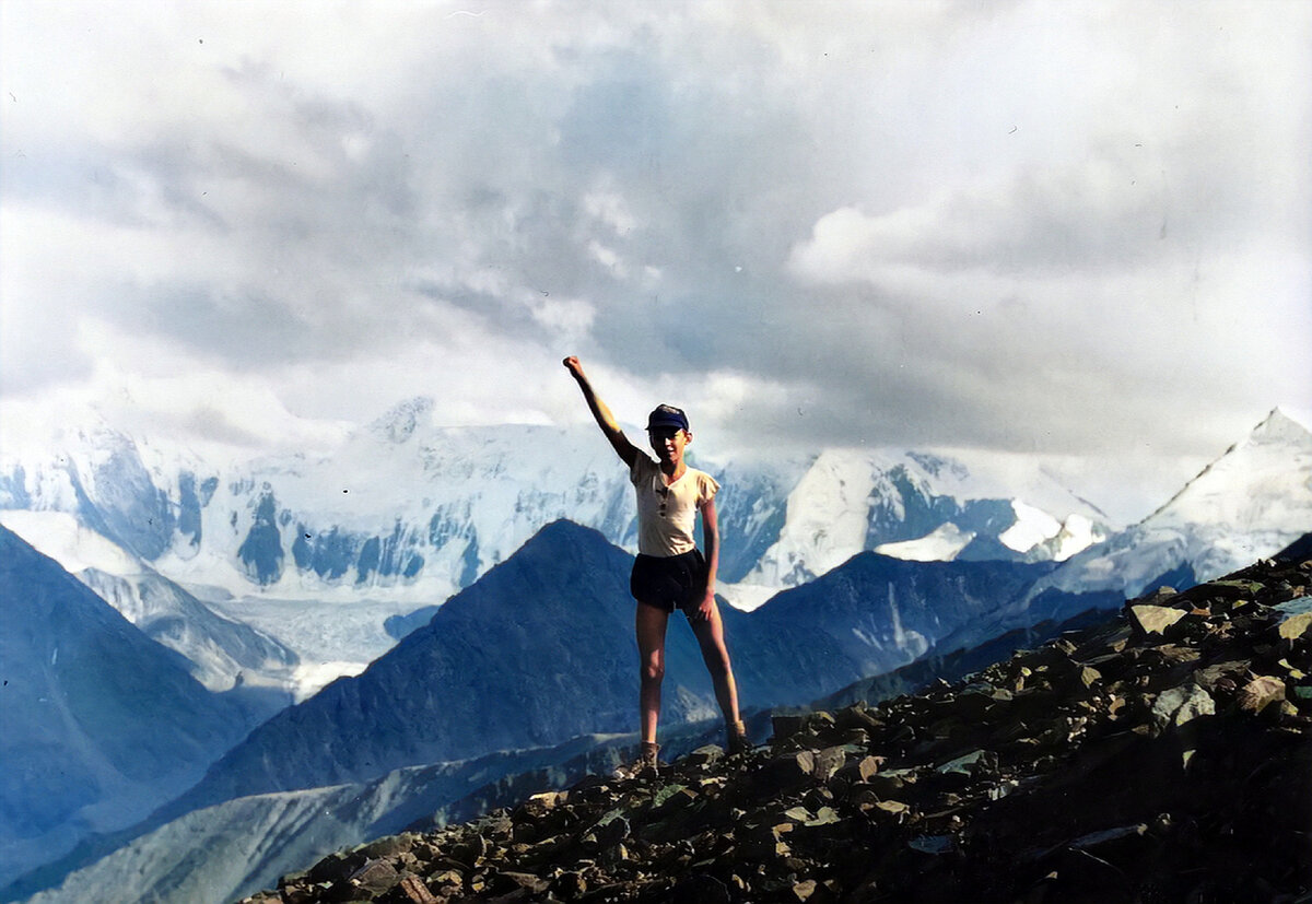 Вид на Белуху с перевала Кара-Тюрек. ©Станислав Жерносенко, 1998