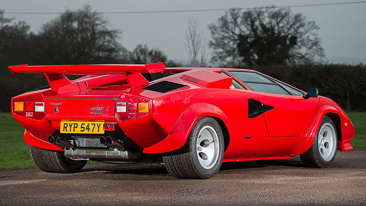 Lamborghini Countach скорость