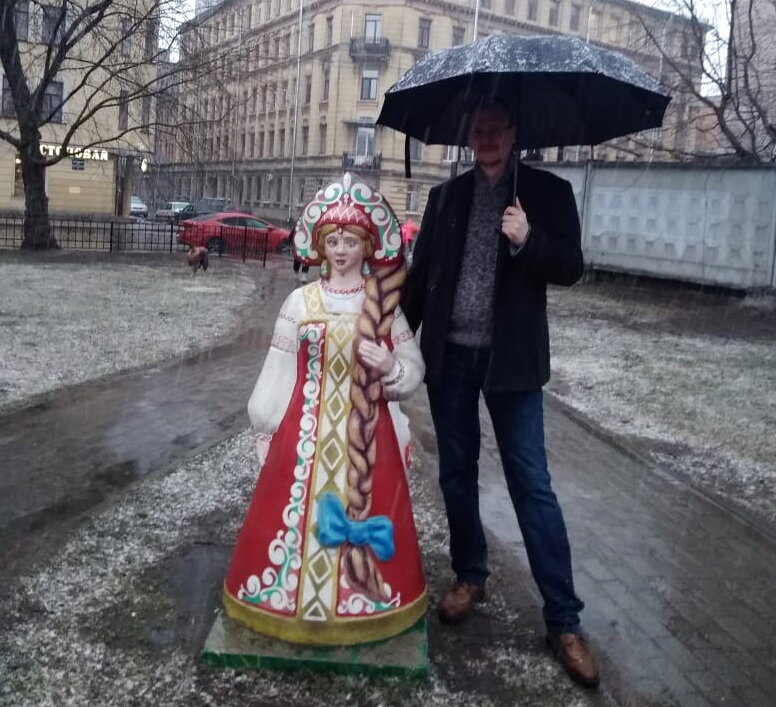 Меня зовут Алексей Сергеевич, я врач-реабилитолог, уже более 20 лет. Поднимаю людей после травм, инсульта и не только. Пишу о жизни, с точки зрения психологии и медицины. 