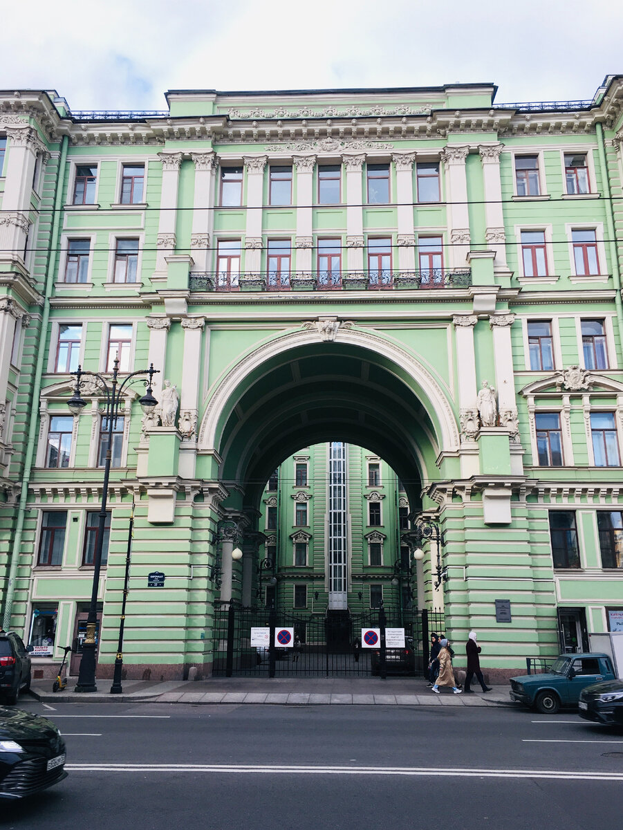 Бывший доходный дом А. В. Ратькова-Рожнова