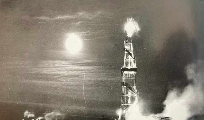 Буровая вышка на Советском месторождении.