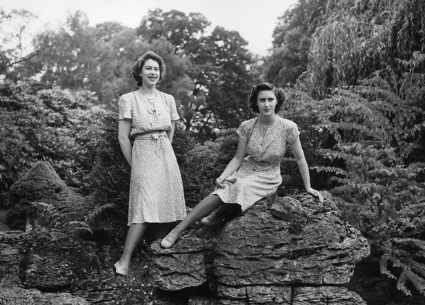 Две принцессы 1946 год. Фото из сети Интернет. 