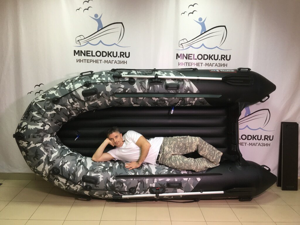 Моторная лодка Хантер 350 ПРО КМФ НДНД подходит для охоты и рыбалки