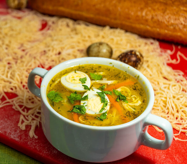 Первая тарелка супа была очень вкусной, а от второй чуть плохо не стало ...