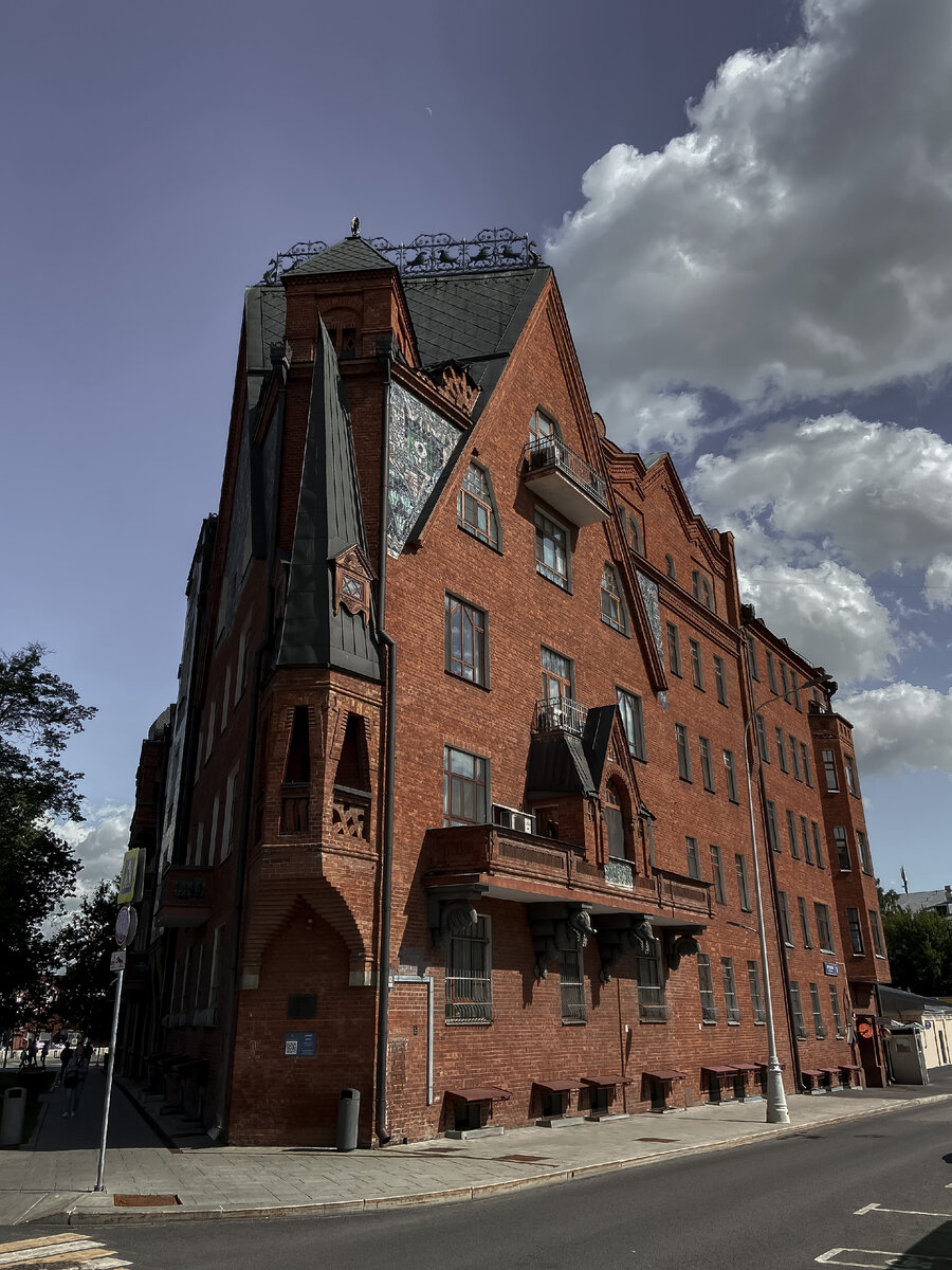 Дом Перцовой. Курсовой переулок, дом 1