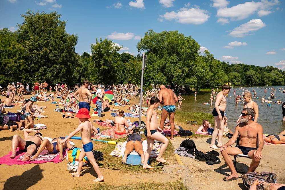 Пляжи в москве где можно купаться. Коккорево Маяк пляж. Пляжи Москвы. Озеро белое Москва пляж. Ладожское озеро пляж.