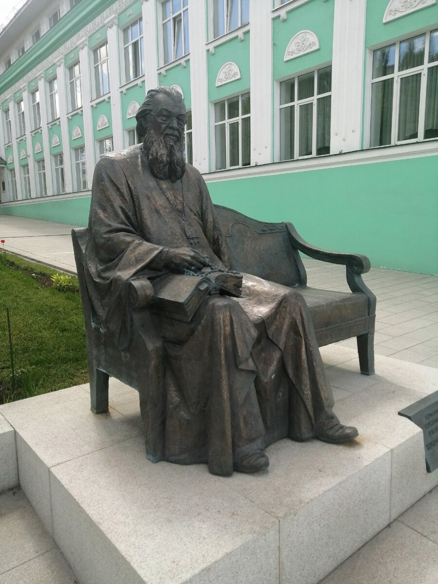 Памятник митрополиту Николаю в Нижнем Новгороде. Источник — dzen.ru/pa_myatnik