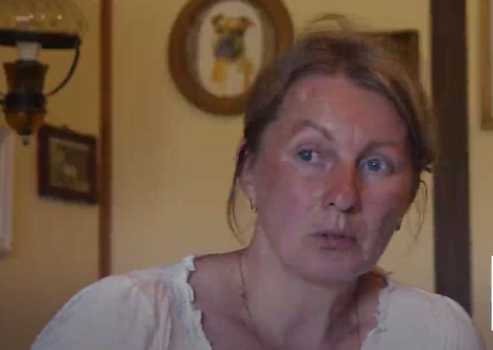 Лада два года спасает свинок