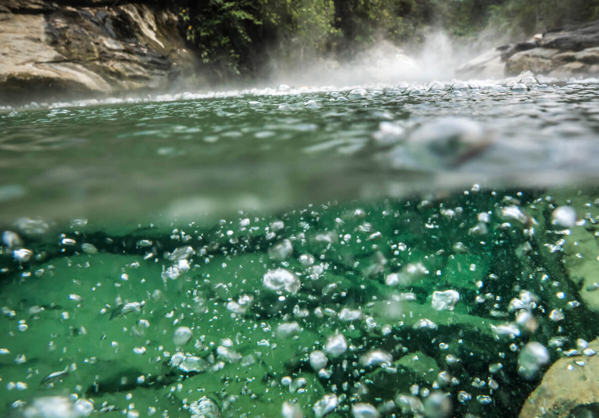 река вода