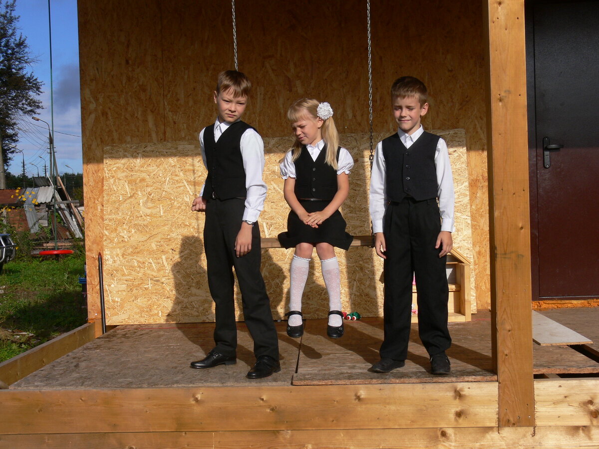 сразу видно - все отличники. раз в форме, значит, настроены на работу