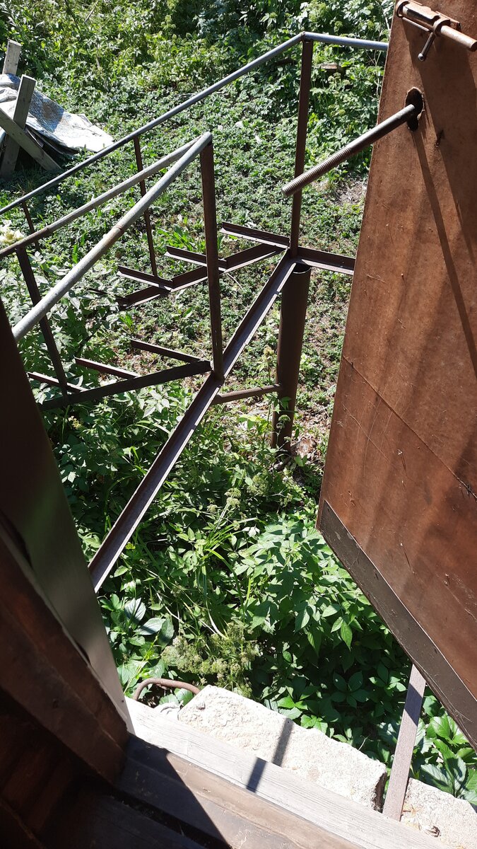 Вид из комнаты. Фото автора.