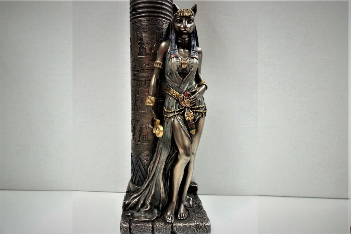 Bast ru. Бастет. Bastet Egypt. Бастет и Сехмет 1920=768. Богиня Баст фото.