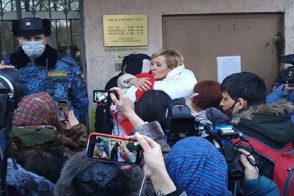     Ленинский районный суд Ростова-на-Дону рассмотрит ходатайство об отмене условного осуждения Анастасии Шевченко. Светлана ЛИСИЦЫНА