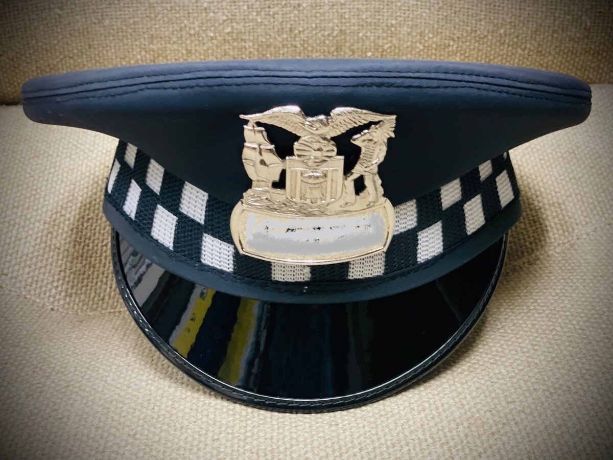 ТАРТАН СИЛЛИТОУ. Фото с сайта https://translated.turbopages.org/proxy_u/en-ru.ru.7296e3a6-63401208-075b70f5-74722d776562/https/www.quora.com/What-is-the-history-behind-the-checkered-stripes-on-the-police-uniforms-in-the-UK-When-and-why-did-these-become-associated-with-law-enforcement