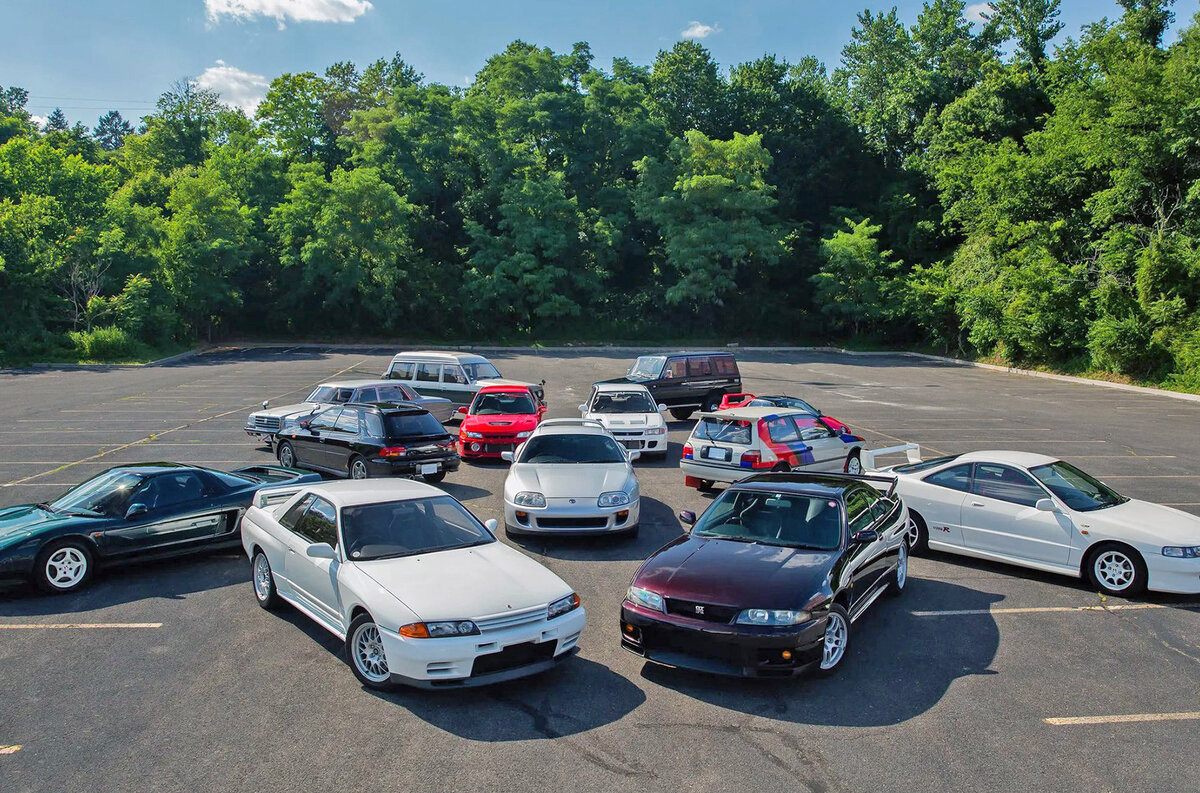    На продажу [выставили](https://motor.ru/news/jdm-collection-auction-26-09-2022.htm) 11 японских спорткаров из 1990-х: все машины предназначены для внутреннего рынка.