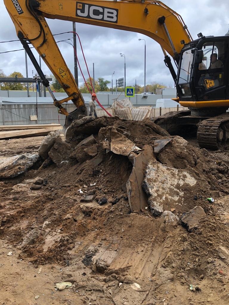 Гусеничный экскаватор JCB