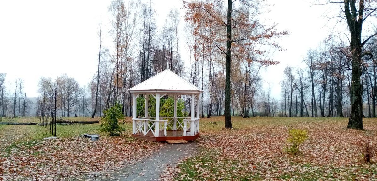 Беседка, восстановленная по эскизам