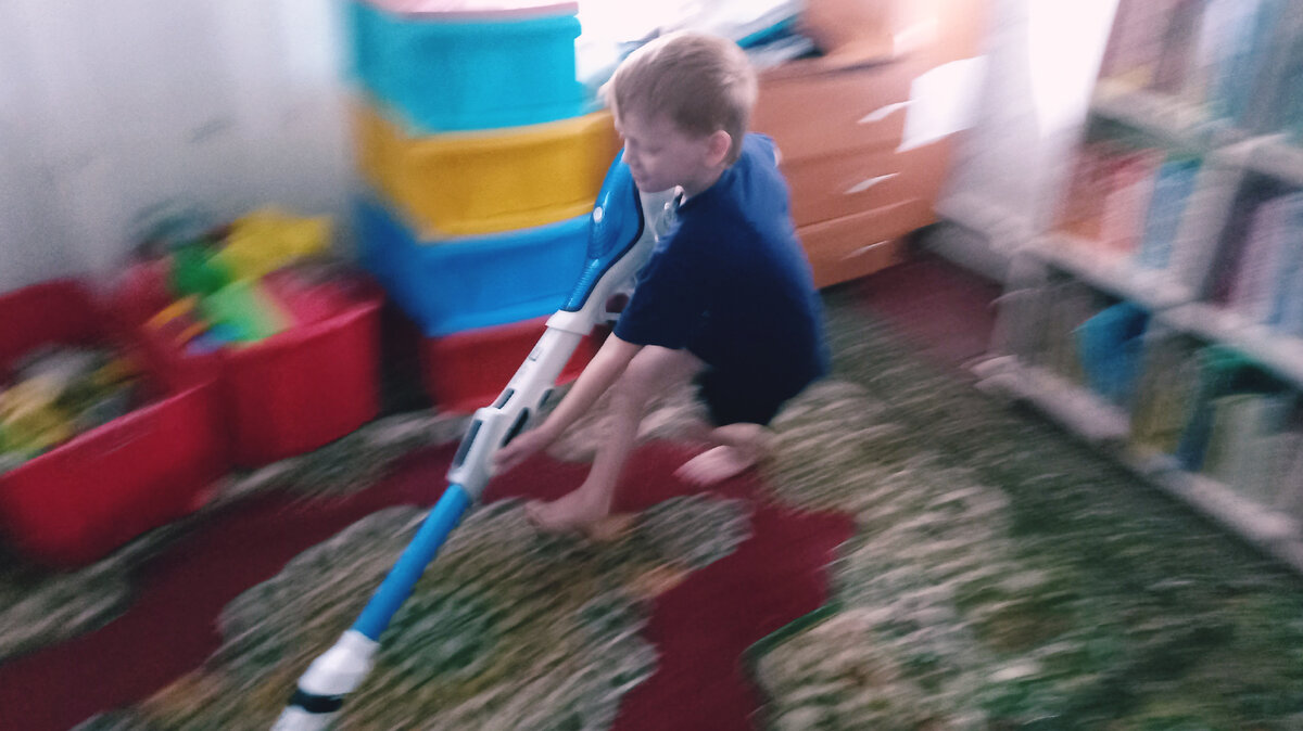 "Мама, ты можешь на нас положиться.... пока не приехала бабушка"))))