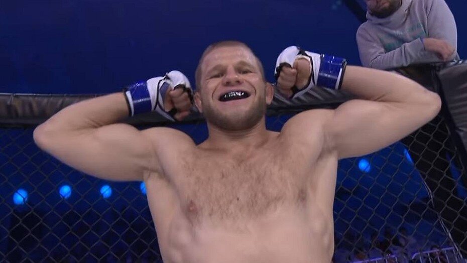     Источник здесь и далее: Соцсети