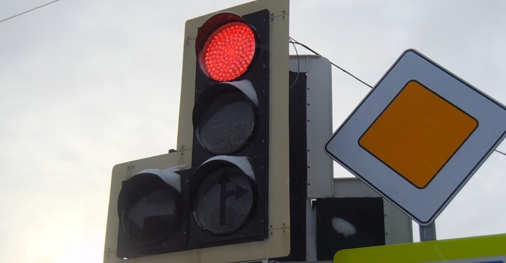 В Твери «умные» светофоры сократили нагрузку на городских магистралях