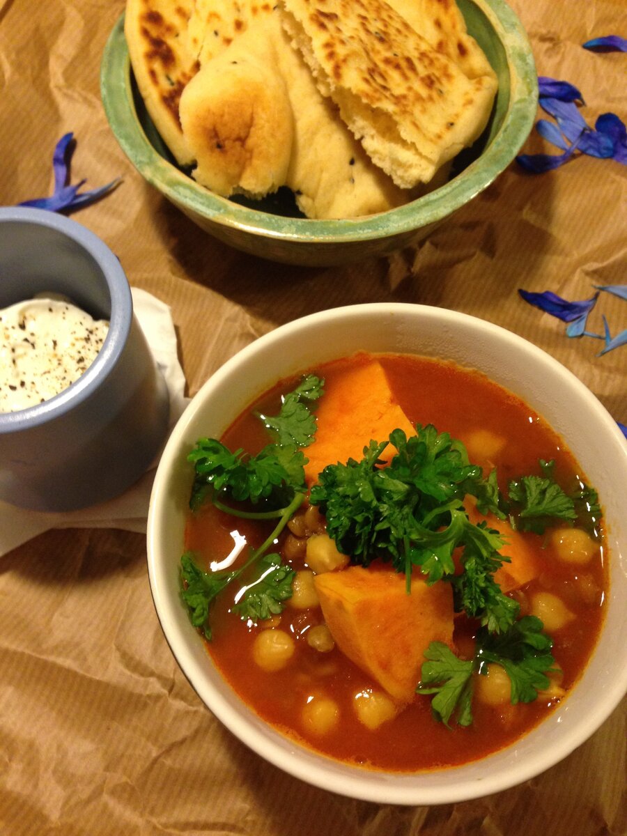    Суп со сладким картофелем, нутом и чечевицей