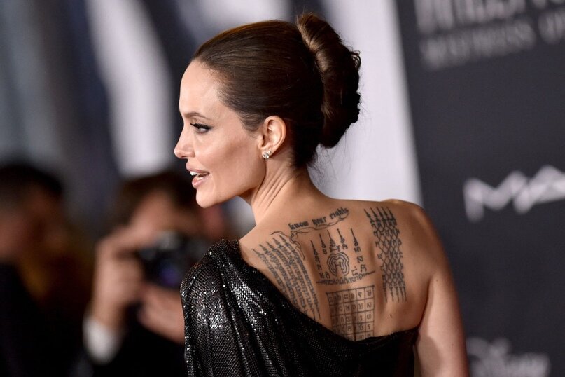 Анджелина Джоли и её татуировки