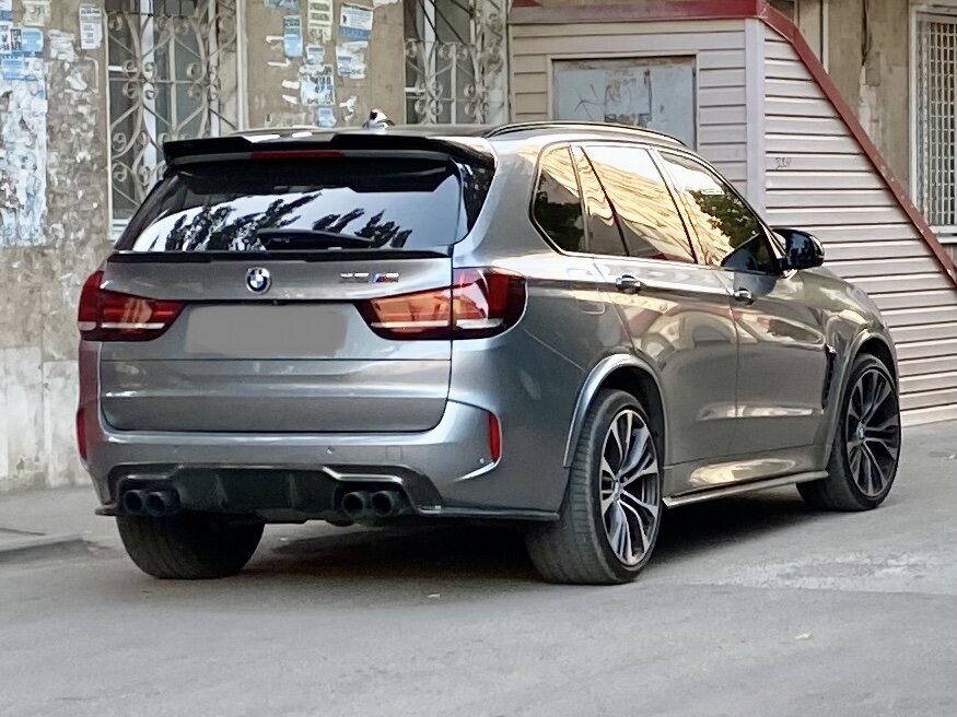 Так сейчас выглядит наш Х5. От БМВ Х5М не отличить