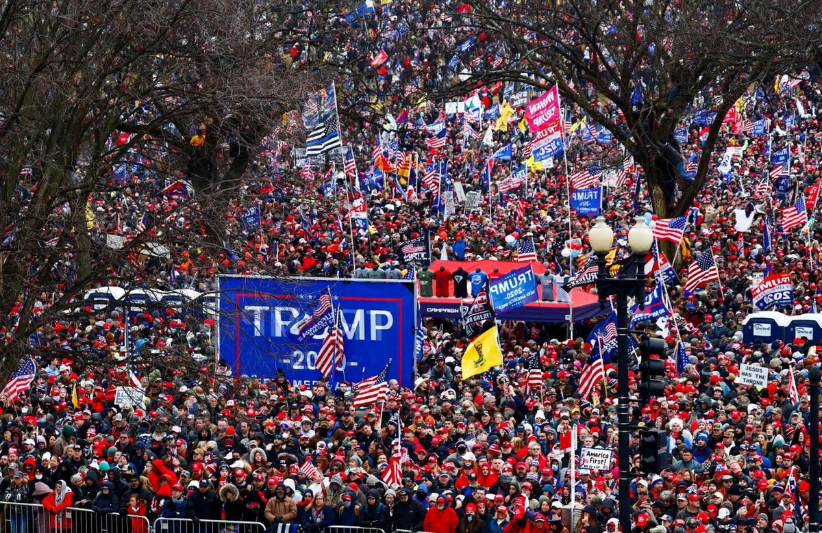 Голосуй за трампа. Митинг в поддержку Трампа в Вашингтоне. Трамп 2020 митинг. Вашингтон митинги Вашингтон 2022. Митинг в поддержку Трампа