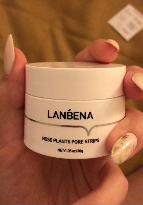 Так выглядит сама баночка. Достаточно большая.