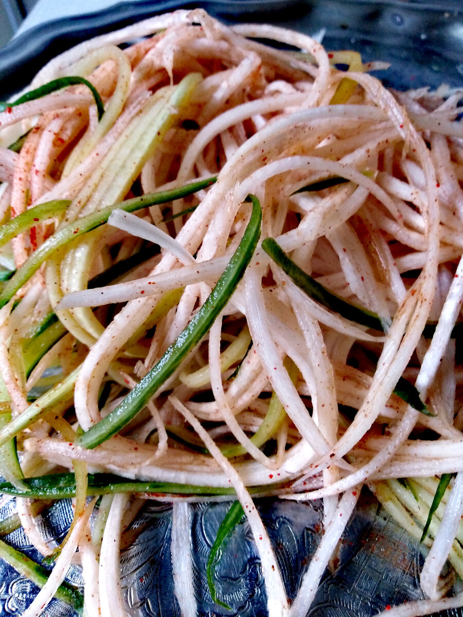 Овощи соломкой.