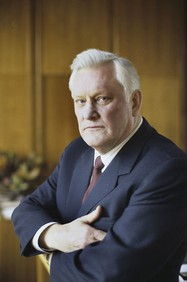 Альгирдас бразаускас в молодости. Альгирдас миколас. Ярослав бразаускас. Альгирдас бразаускас 1990. Альгирдас миколас бразаускас.