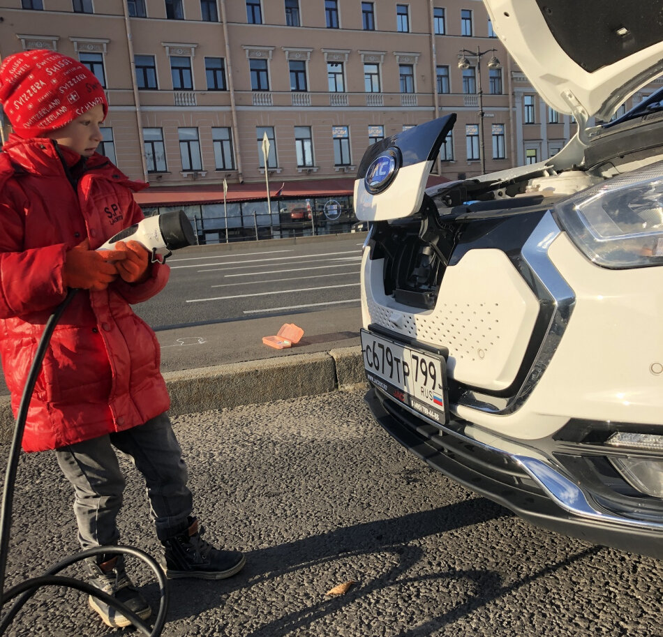 Реально ли «электричкам» жить на Руси: тест-драйв электрокара JAC iEV7S в  провинции | Matador Tech — гид в мире авто | Дзен